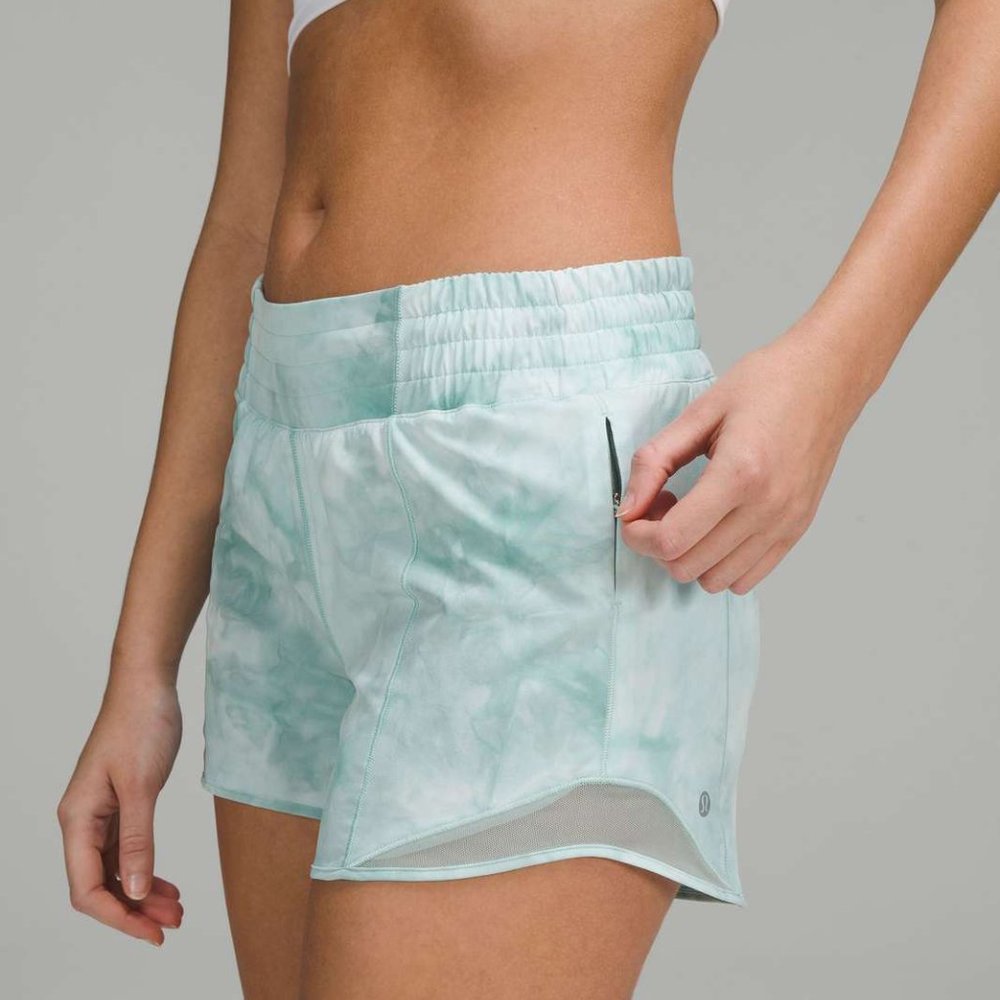 Lululemon Hotty Hot Low-Rise Lined Short 4"